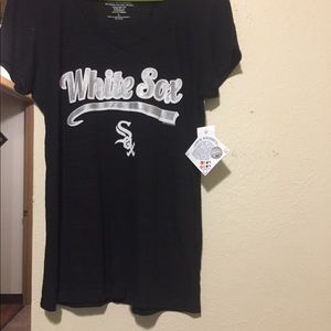 Ladies L Chicago WhiteSox Shirt . NWT